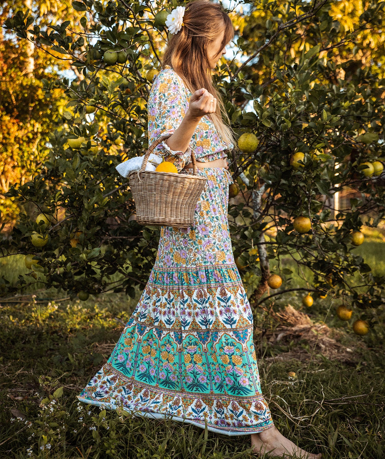 Meet Artist & Muse Annie Tarasova on the blog at globetrottersiraconlineusa wearing Christina sustainable skirt and top